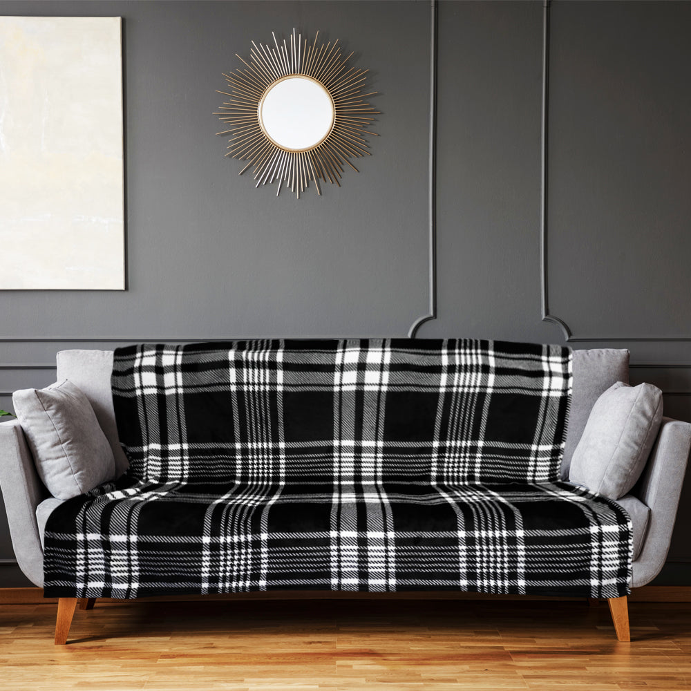 Black & White Plaid Soft Plush 50x60in Blanket